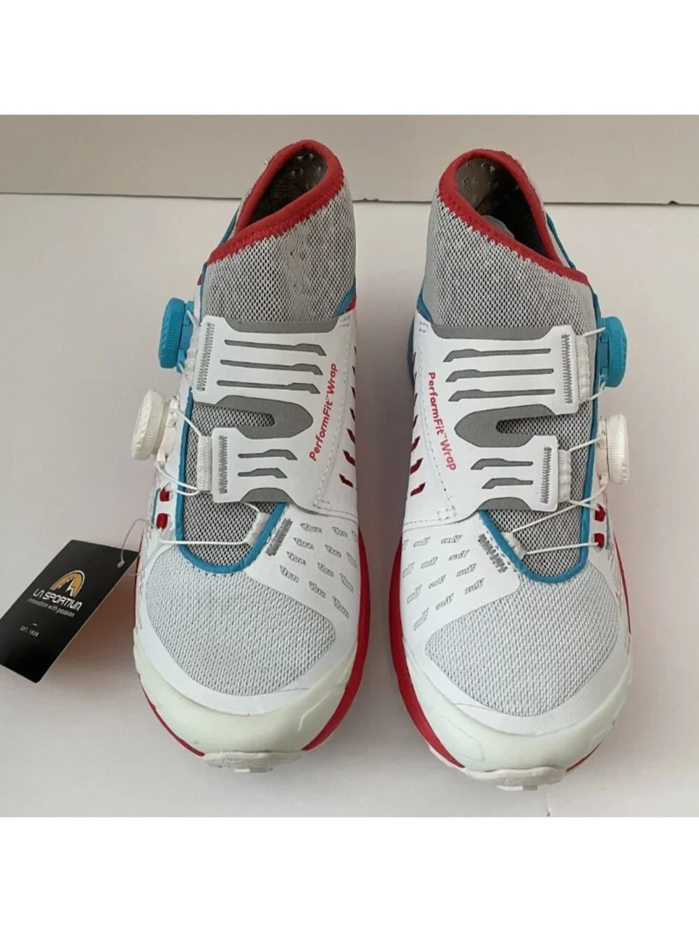 La Sportiva Jackal II Boa Women Size 7 Mountain Running Shoes White Hibiscus NEW